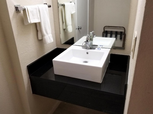 Americas Best Value Inn Marshall Main image